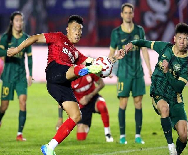 长春亚泰战平对手,保持不败战绩的是谁