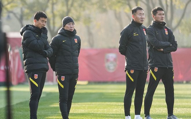 九游娱乐官方-突破单一防守队员的足球技战术运用观评课